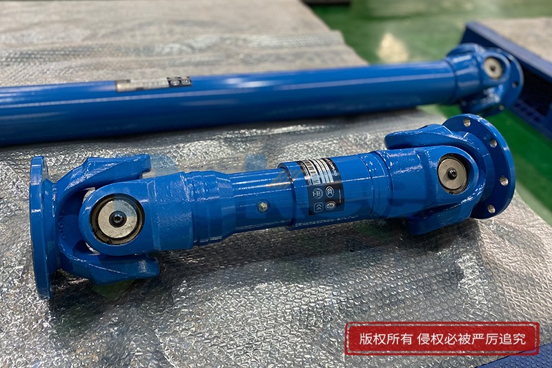 Small Universal Joint Couplings